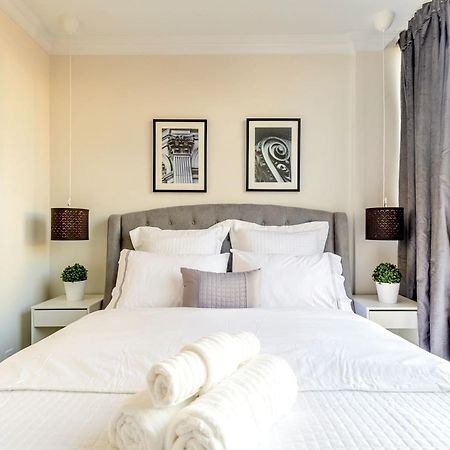Modern Pet-Friendly Chinatown Apartment Toronto Kültér fotó