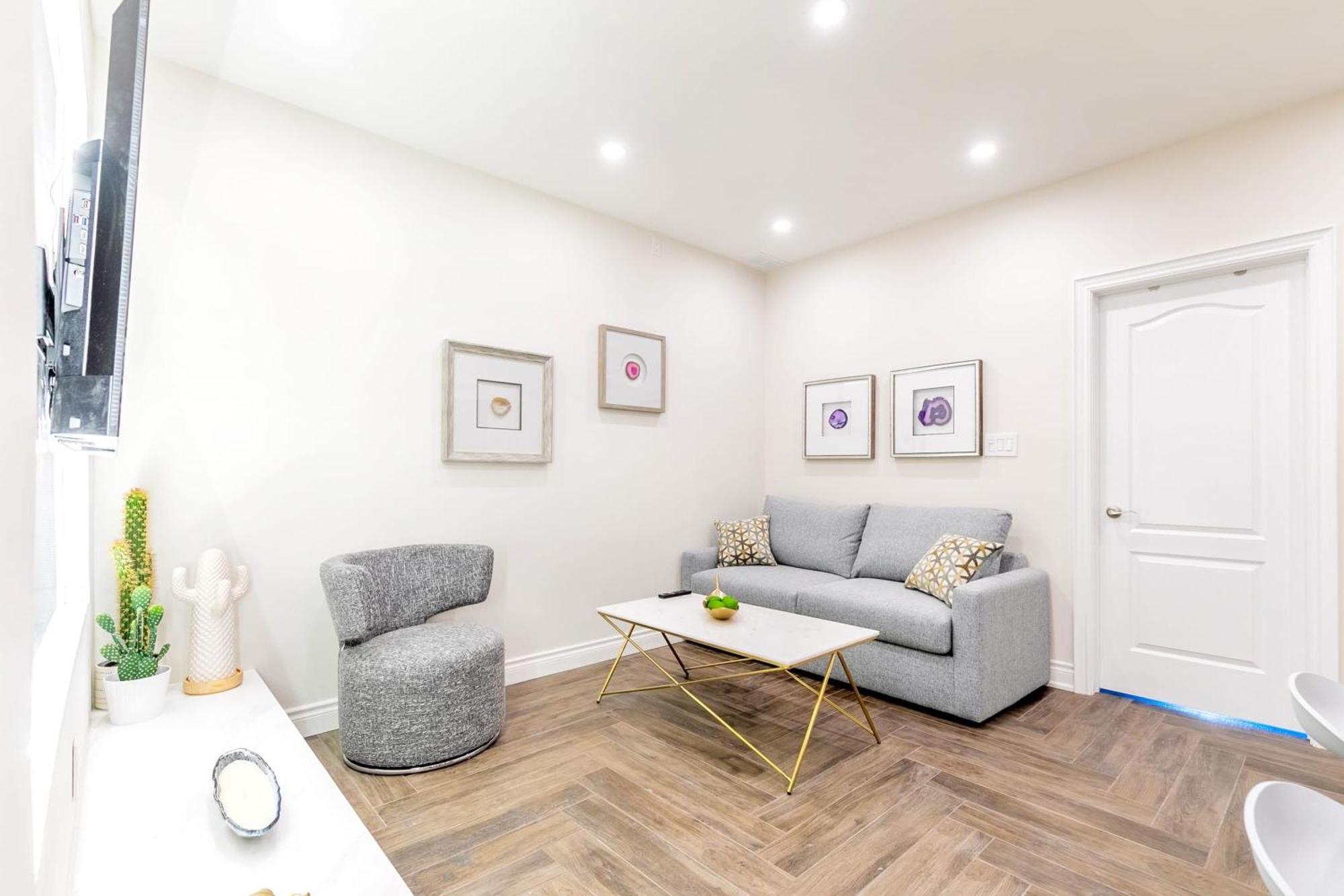 Modern Pet-Friendly Chinatown Apartment Toronto Kültér fotó